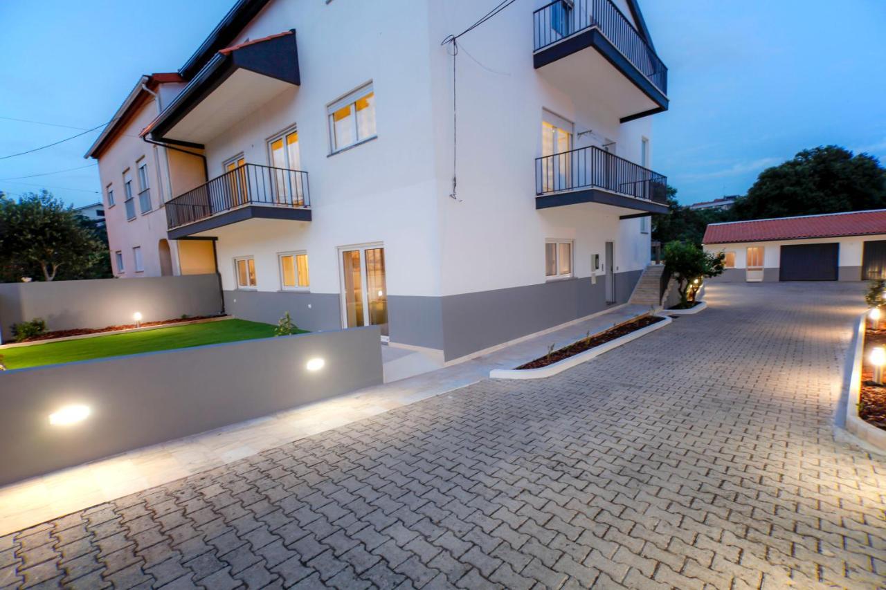 Modern Apartment With Garden Фатима Экстерьер фото